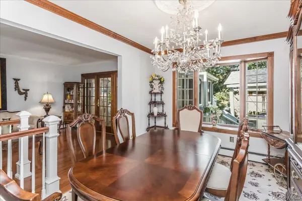 18 Linden AVE, Kings Park, NY 11754
