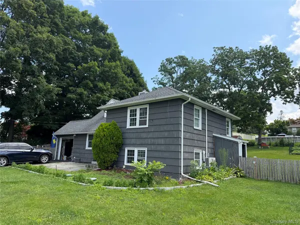 3426 Gomer ST, Yorktown Heights, NY 10598