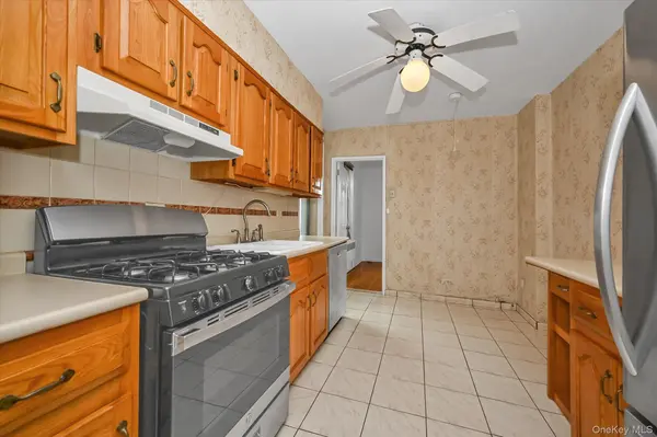 23-25 Bell BLVD #6J, Bayside, NY 11360