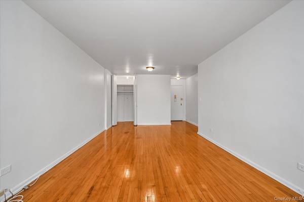 23-25 Bell BLVD #6J, Bayside, NY 11360