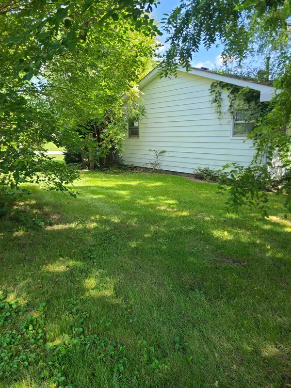 7929 Whitcomb Street, Merrillville, IN 46410
