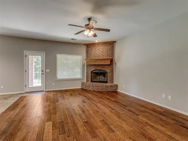 8624 Mallard LN, Edmond, OK 73034