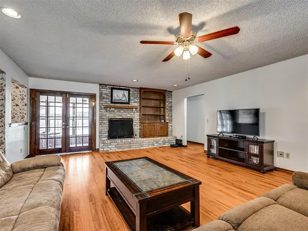 8217 NW 31st TER, Bethany, OK 73008