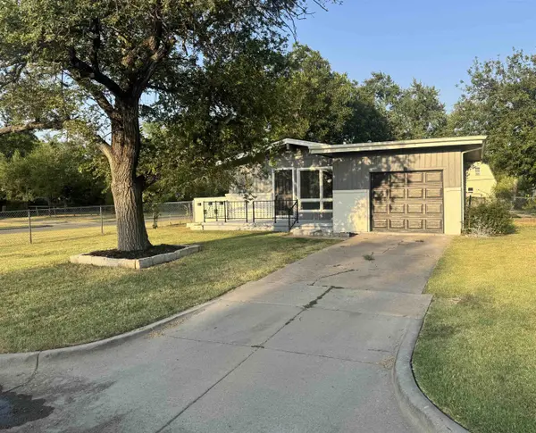 2804 S Everett, Wichita, KS 67217