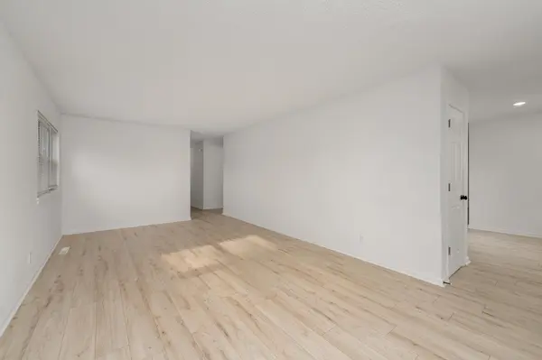 539 N Summitlawn, Wichita, KS 67212