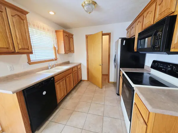 847 S Canton AVE, Springfield, MO 65802