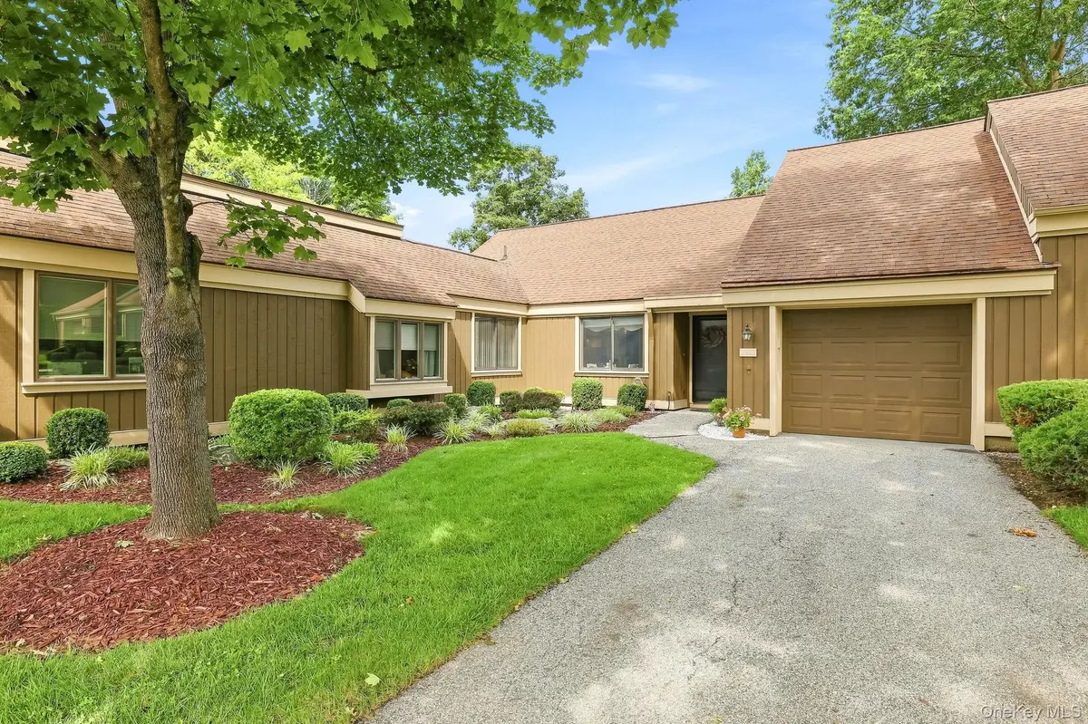 590 Heritage HLS #B, Somers, NY 10589