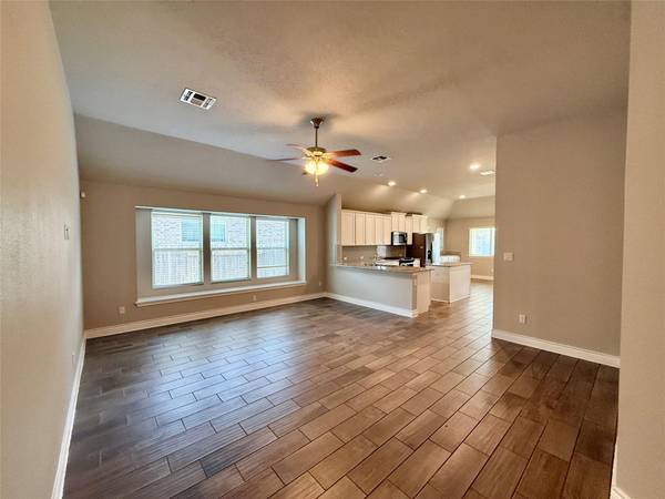 199 Tailwind DR, Kyle, TX 78640