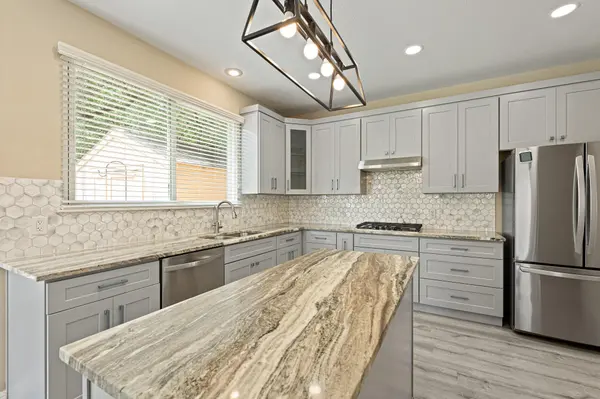 306 Bryce Canyon DR, Cedar Park, TX 78613