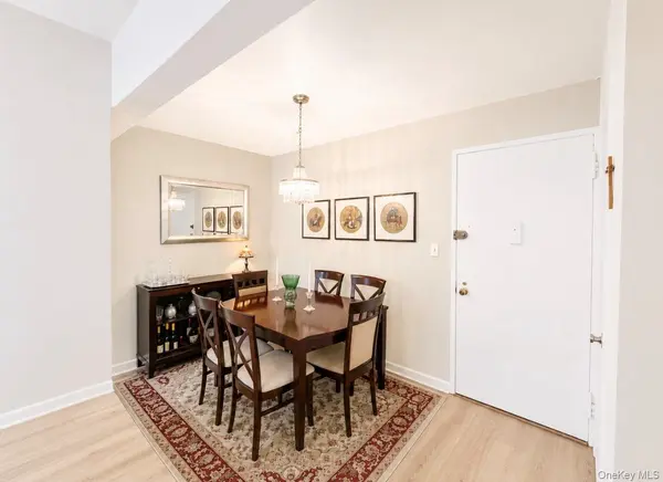 209-10 41st Ave #3N, Bayside, NY 11361
