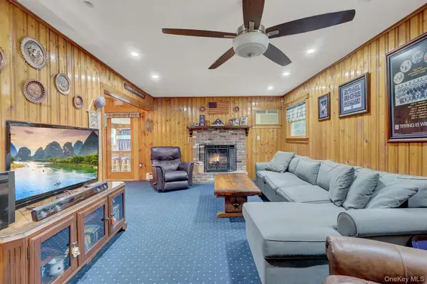 41 Main AVE, Mastic, NY 11950
