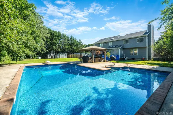 53 Miller Place RD, Miller Place, NY 11764