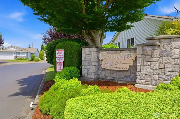 5220 77th ST W #8, Lakewood, WA 98499