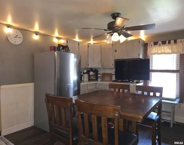 254 E MONROE, Greenview, IL 62642