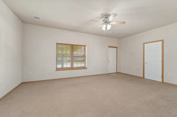 201 E Karla Ave, Haysville, KS 67060