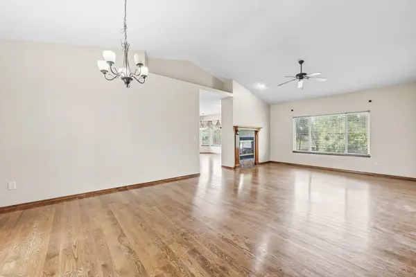 921 S Glenmoor, Wichita, KS 67207
