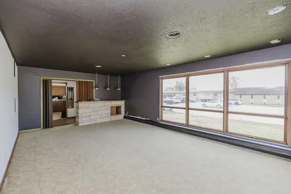 112 W F St, Hillsboro, KS 67063