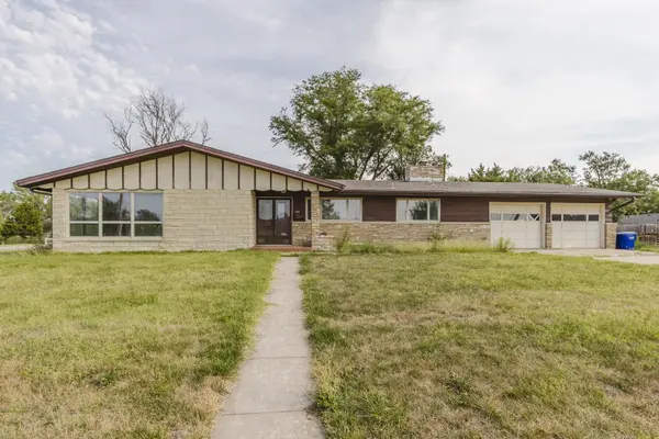 112 W F St, Hillsboro, KS 67063