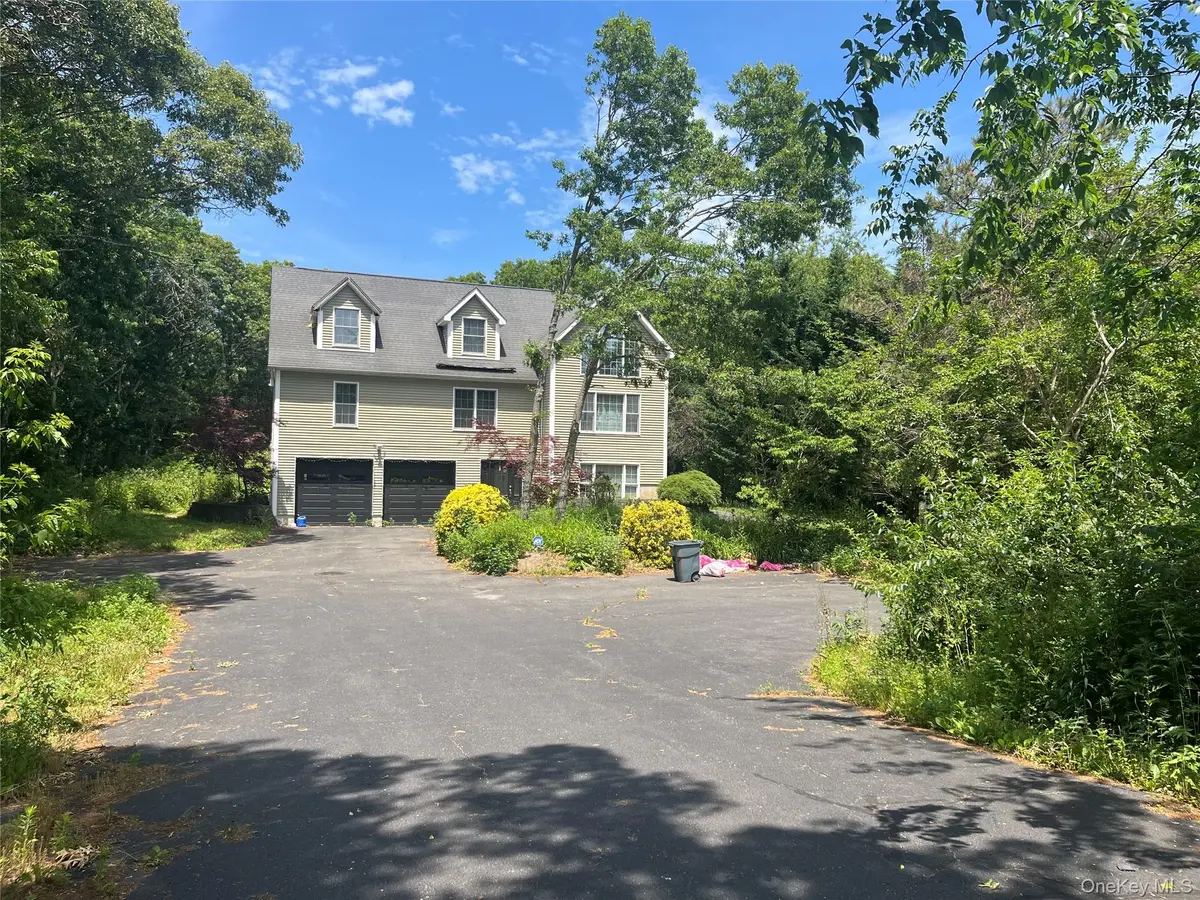 131 Long Island AVE, Holtsville, NY 11742