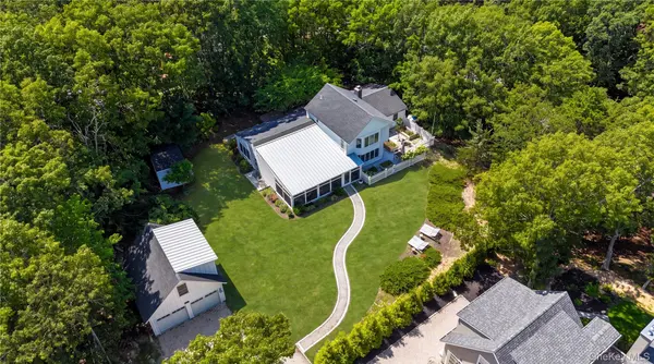 36 Breezy DR, Sag Harbor, NY 11963