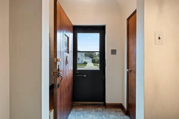 1146 DOUSMAN ST, Green Bay, WI 54303-3006