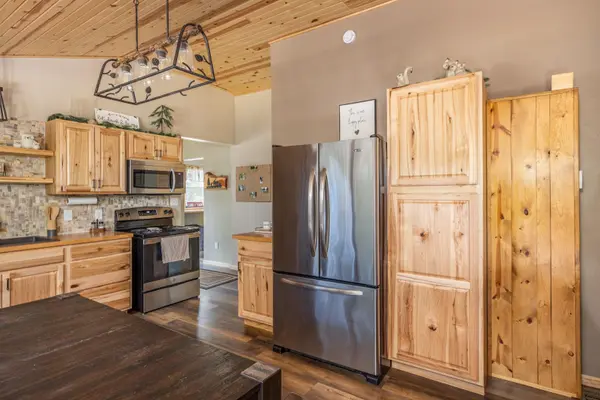 N6728 S 2ND ST, Crivitz, WI 54114-9112