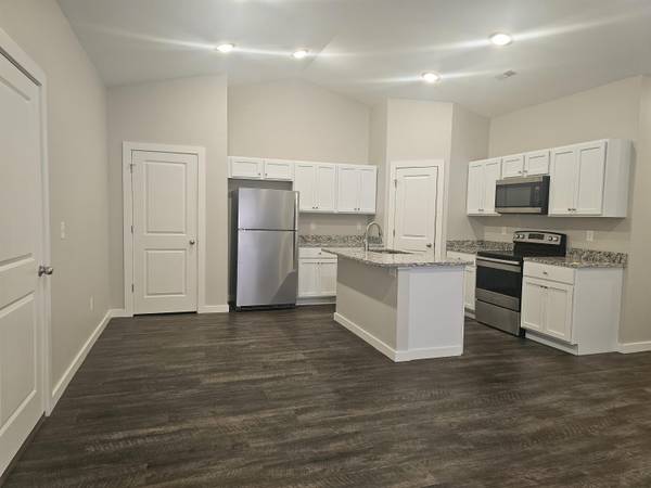 656 E Martens Ct, Goddard, KS 67052