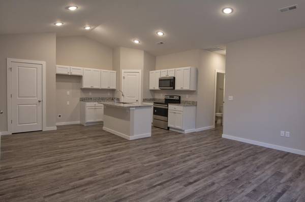 656 E Martens Ct, Goddard, KS 67052