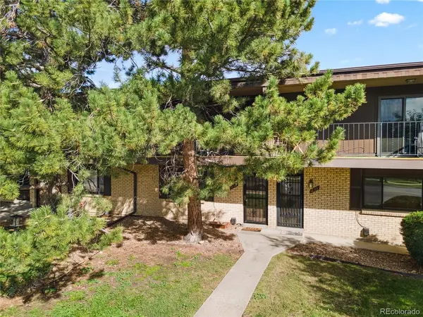 1832 Robb, Lakewood, CO 80215