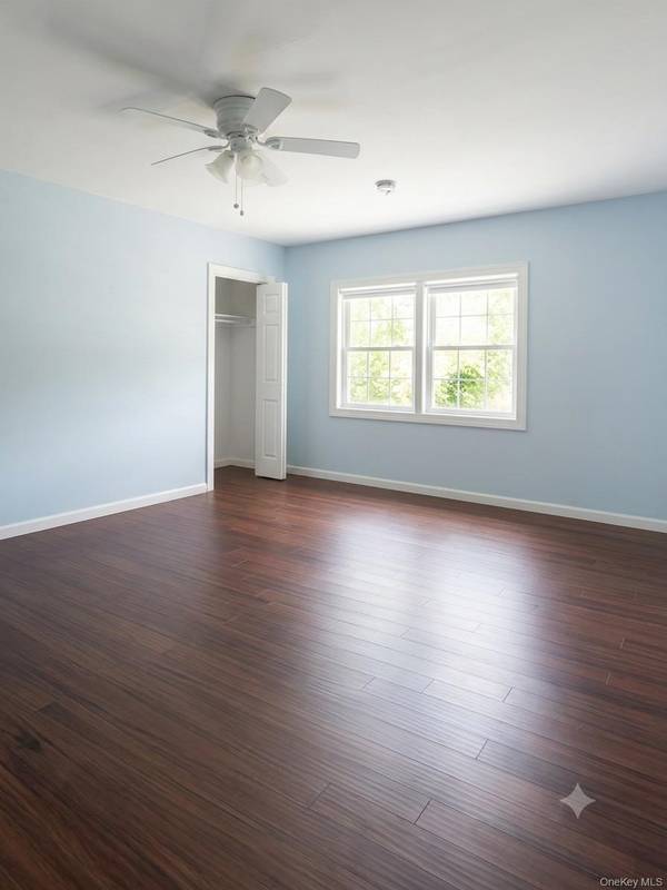 92-10 212th PL, Queens Village, NY 11428