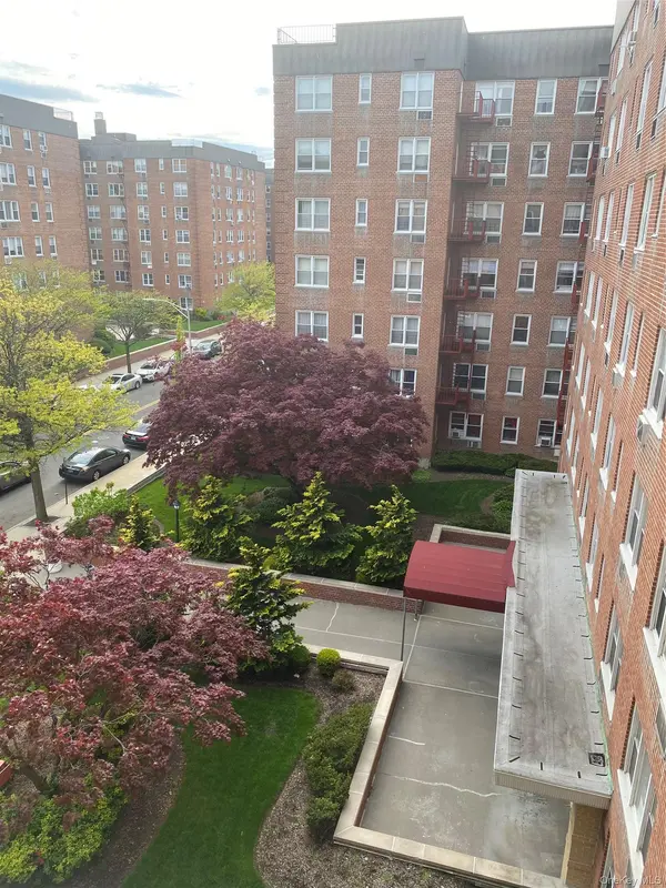 2 Sadore Lane #5Z, Yonkers, NY 10710