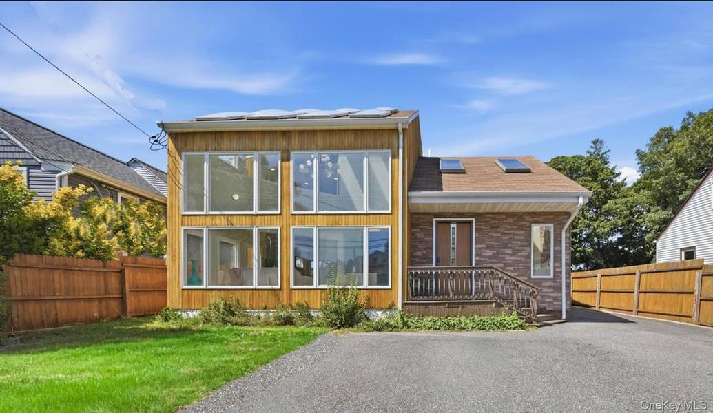 308 5th AVE, East Northport, NY 11731