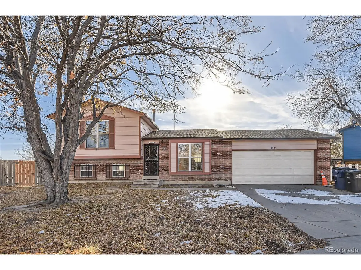 4238 Freeport, Denver, CO 80239