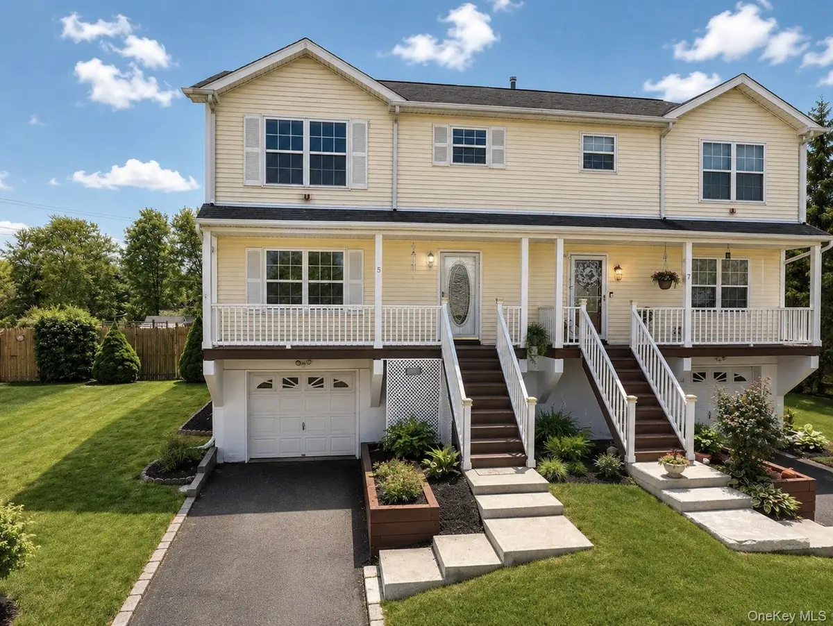 5 Alicia LN, Warwick, NY 10990