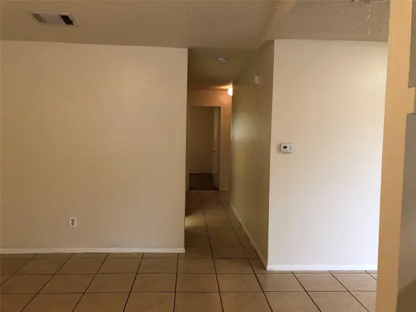 11510 Walnut Ridge DR #B, Austin, TX 78753