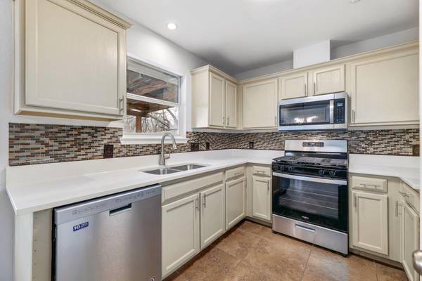 214 Crystal Knoll BLVD, Georgetown, TX 78626