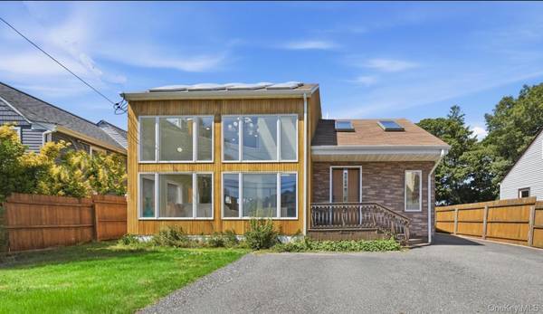 308 5th AVE, East Northport, NY 11731