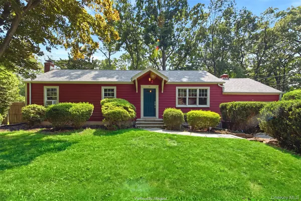 10 Daniel CT, Miller Place, NY 11764