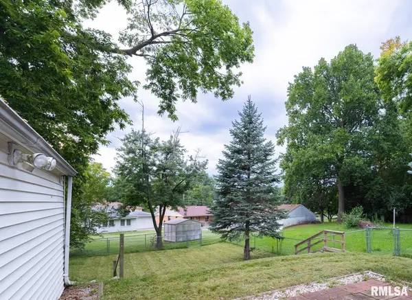 2502 COURT ST, Pekin, IL 61554