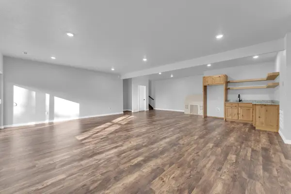 24 Flint LN, Washburn, MO 65772