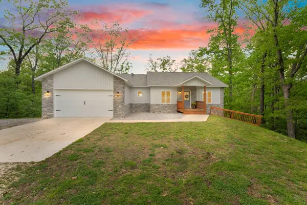 24 Flint LN, Washburn, MO 65772