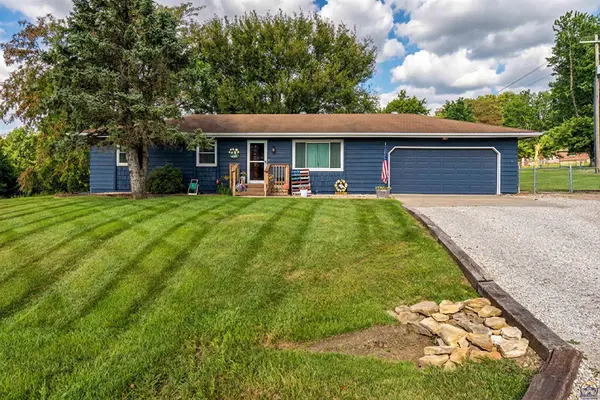 5001 NW Kendall DR, Topeka, KS 66618