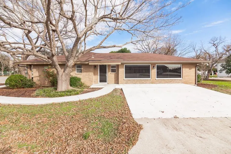 201 Taylor ST, Hutto, TX 78634