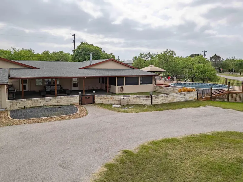 1307 Hillcrest DR, Granite Shoals, TX 78654