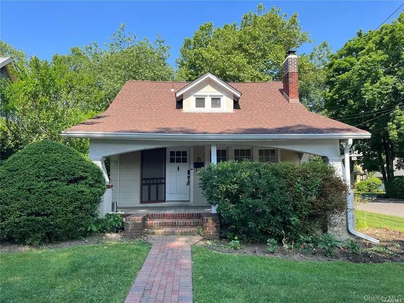 25 Willow AVE, Huntington, NY 11743