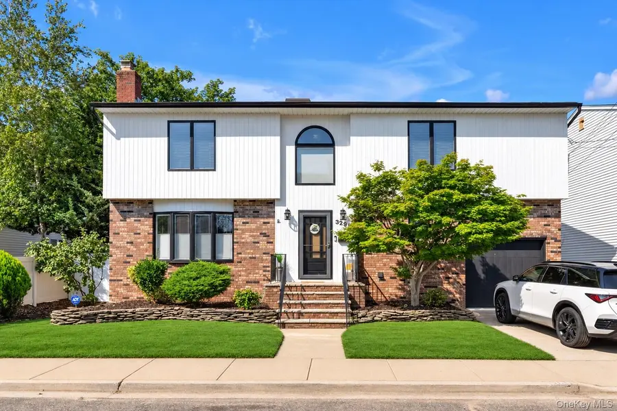 3290 Parkway DR, Baldwin, NY 11510
