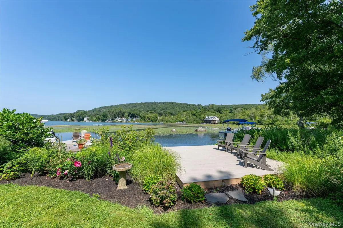 9 S Shore DR, South Salem, NY 10590
