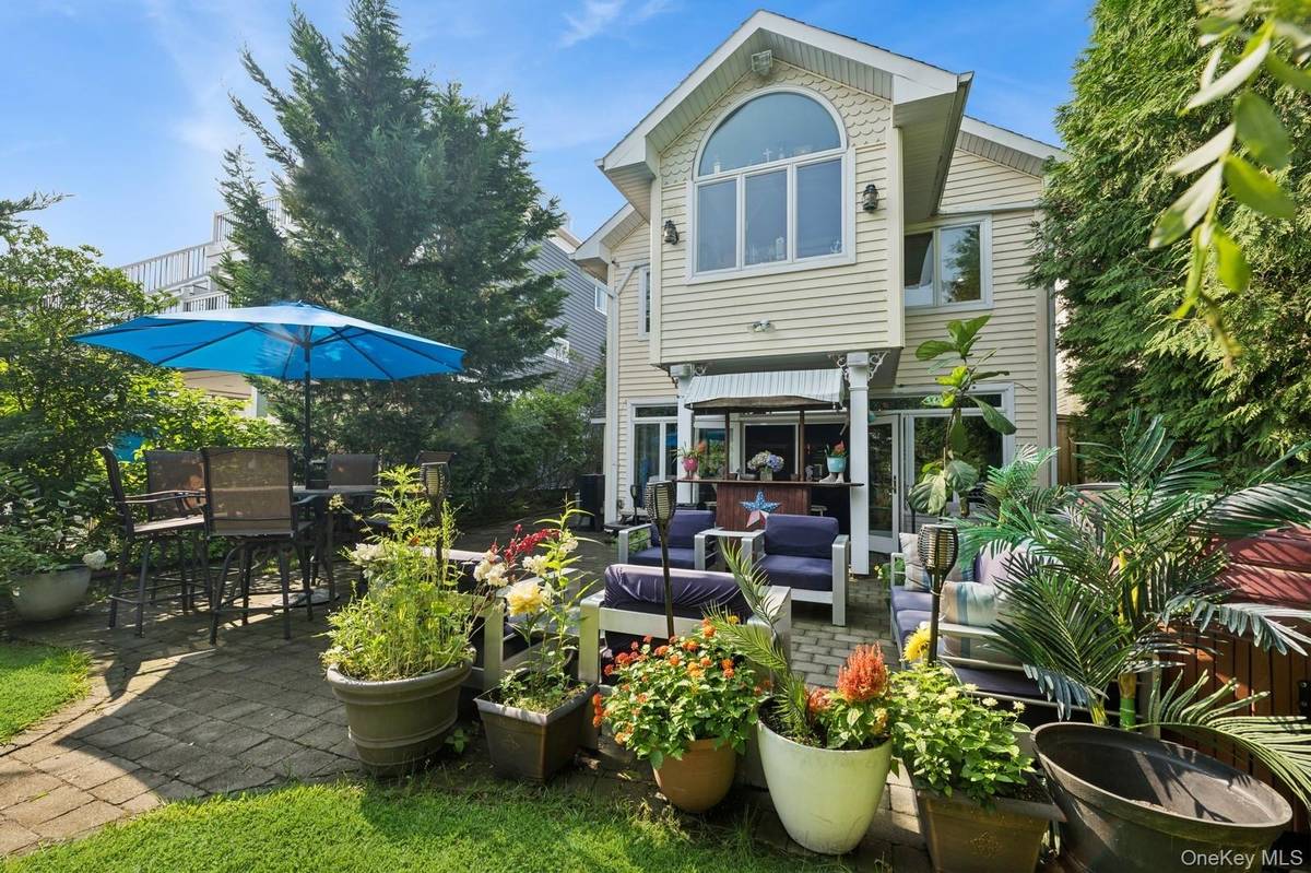 101 Bay ST, East Atlantic Beach, NY 11561