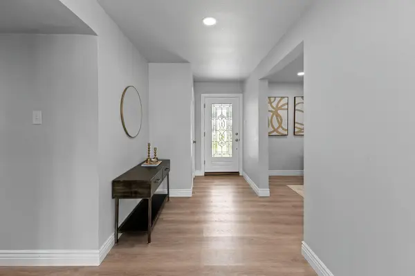 902 Dove CV, Taylor, TX 76574