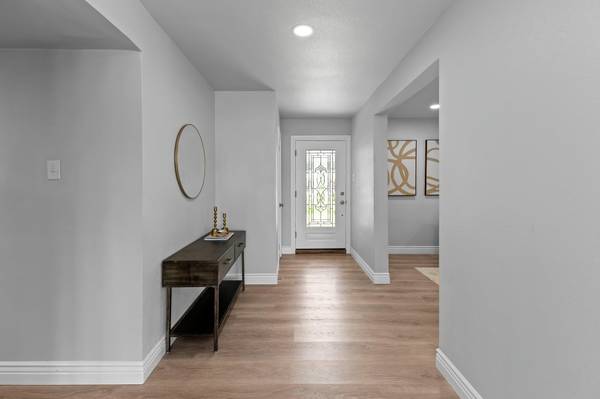 902 Dove CV, Taylor, TX 76574